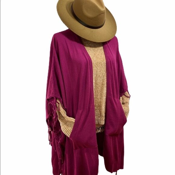 NEW Burgundy Red Open Front Pockets Knit Fringe Poncho - Picture 3 of 4